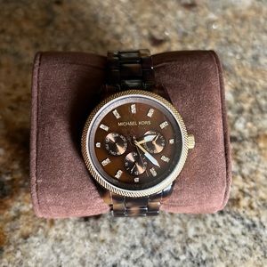 MICHAEL KORS
Jet Set Tortoise Shell Ladies Watch
MK5038